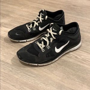🖤 Nike Free TR Fit 4 🖤